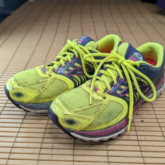Brooks Glycerin 11 Womens Shoes Sneakers Sz 9 Neon Yellow Running 1201371B682 - Picture 1 of 11